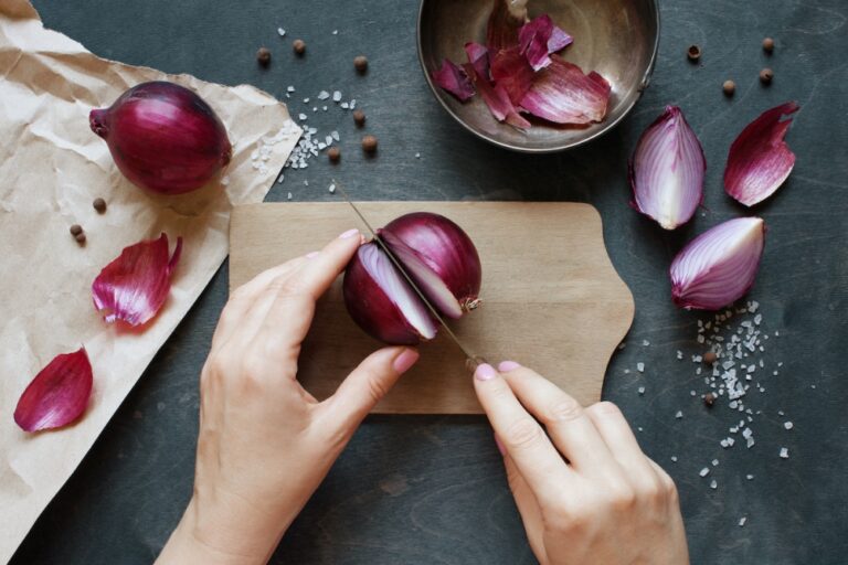Banishing the Stinky Onion Smell: A Guide to Removing Onion Odor from Your Hands