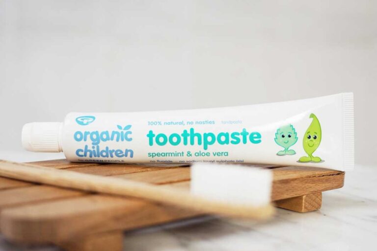 The Fluoride-Free Advantage: Exploring Toothpaste Without Fluoride for Optimal Oral Health