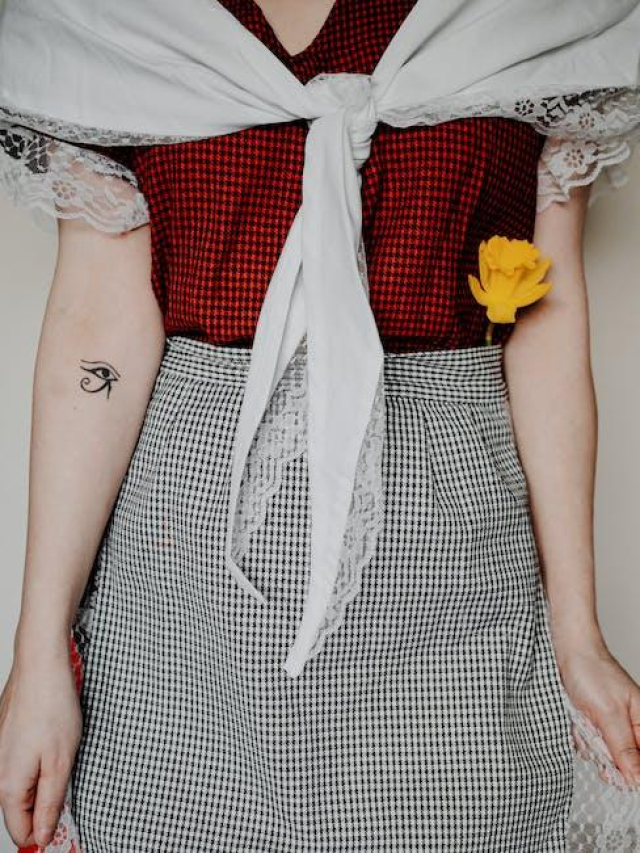 Naomi Davis: A Rising Star in the Art World