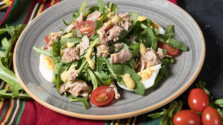 Delicious Tuna Tostada: A Quick and Easy Recipe