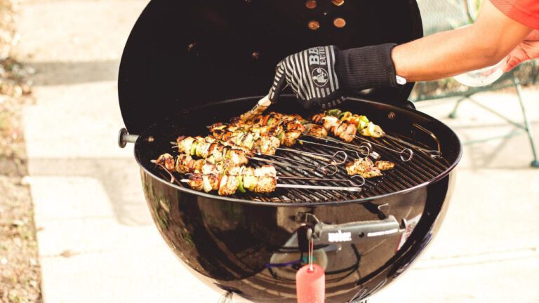 Mastering the Art of Grilling Perfect Burgers