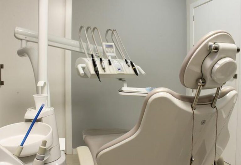 Dental Implant Cost: What to Expect in 2021