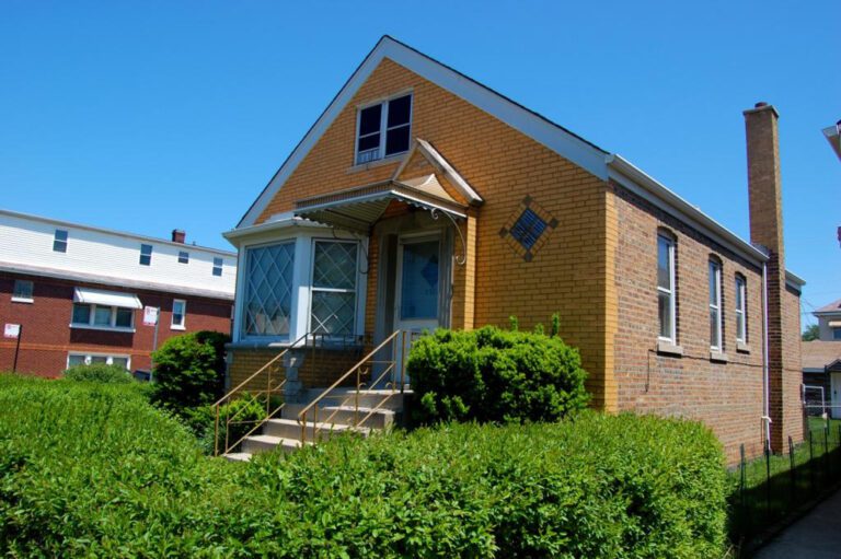 Marquette Manor: The Quirky Castle of the Midwest!