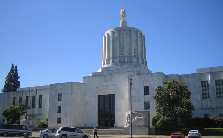 Explore the Historic Oregon State Capitol Building