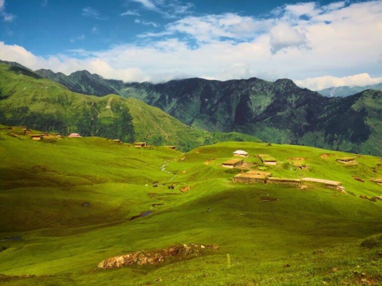 Discover the Enchanting Beauty of Kashmir Ki