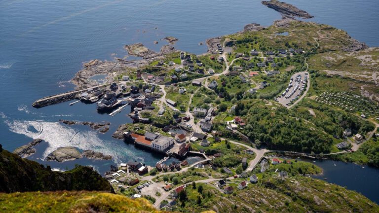 Unwind with Shaadi Mein Zaroor Aana Full Movie: A Heartwarming Tale