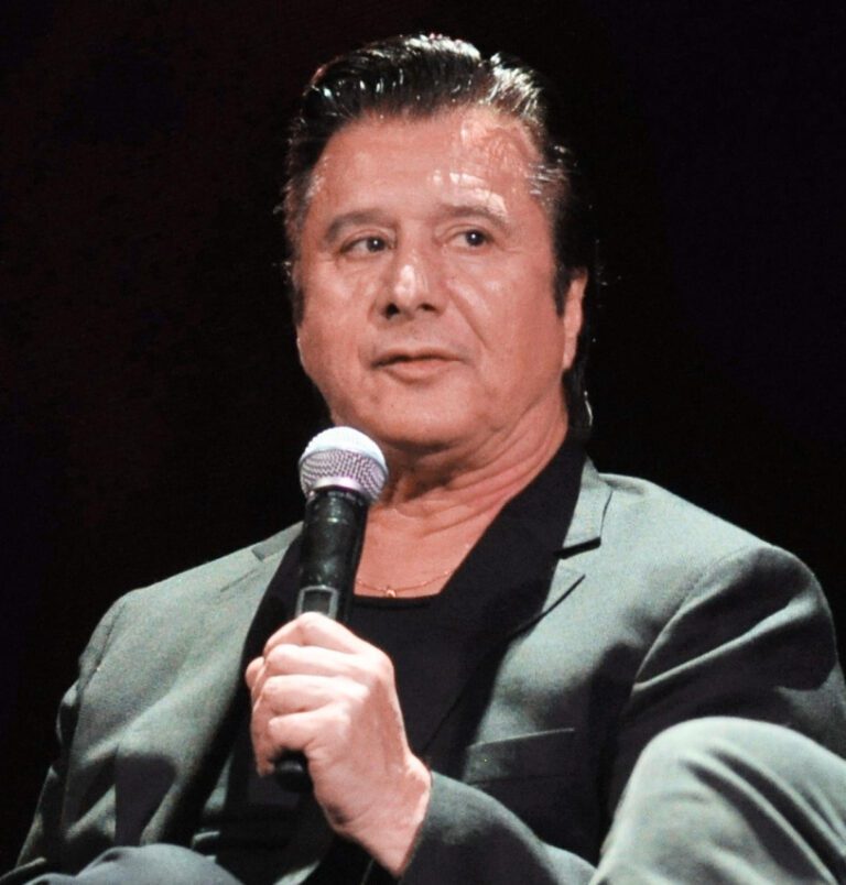 Discover the Exact Height of Steve Perry from Journey