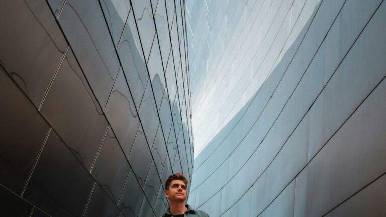 The Murder of Selena y Los Dinos: A Biographical Investigation