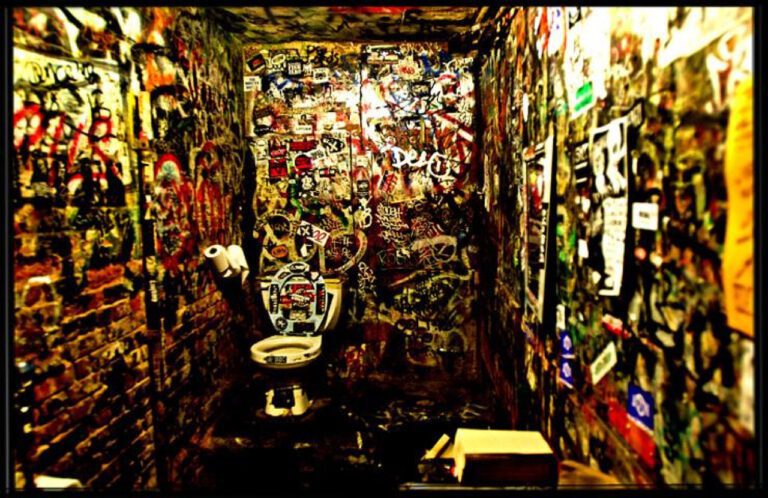 Capturing Memories: Iconic CBGB New York Photos