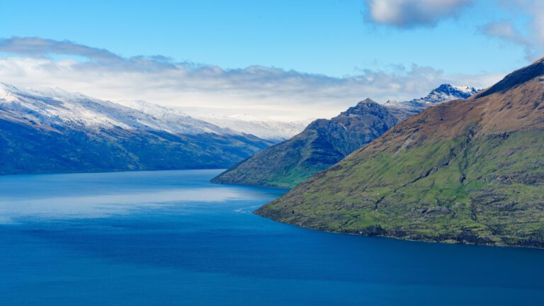 Forever in Love: Unforgettable ‘I Can’t Stop Loving You’ Lyrics