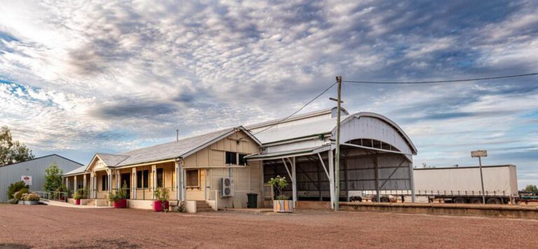 Serenading Hearts: Captivating ‘A Little Sweet’ Lyrics in Romantic English