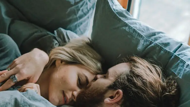 10 Romantic 10th Anniversary Gifts for Husband