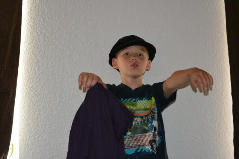 Fun Charades Game: Best Ideas to Act Out