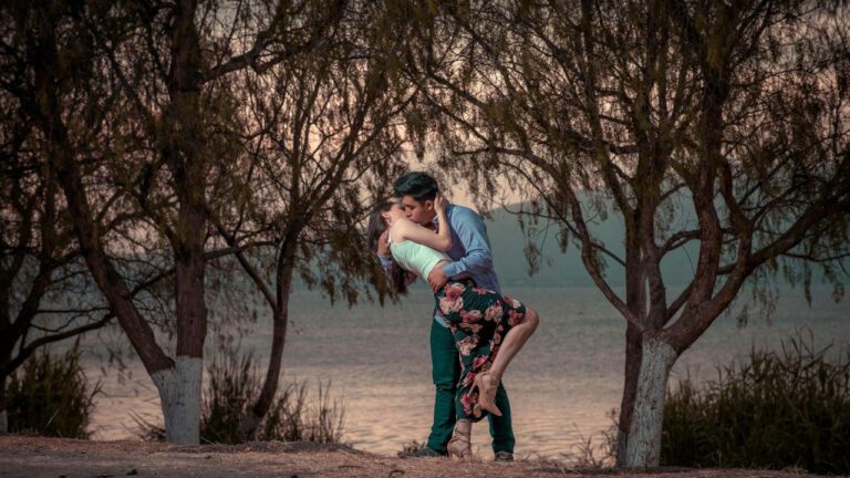 When “I Love You” Doesn’t Match the Actions: Understanding Mixed Signals