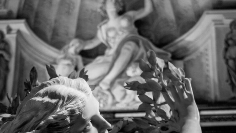 Discover Who Daphne Bridgerton Marries: A Romantic Revelation