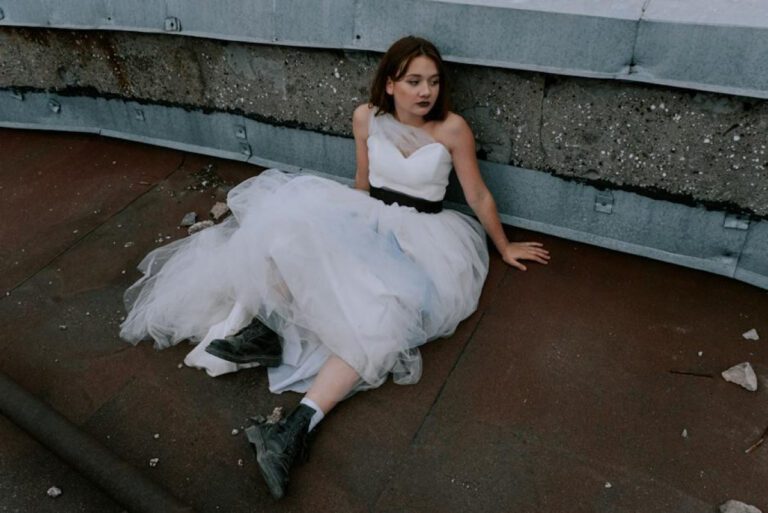Ultimate Guide: When to Buy Your Dream Wedding Dress