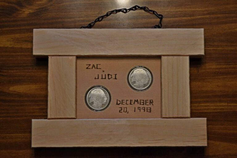 25th Wedding Anniversary Gifts: Romantic Ideas for Couples