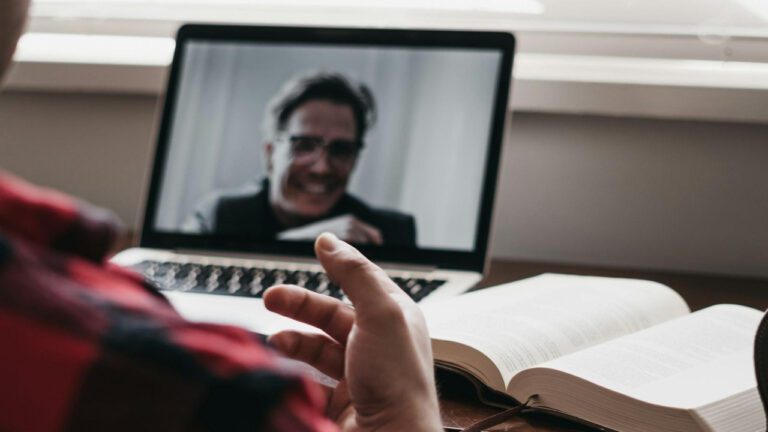 Discovering Inspiration: 25 Encouraging Bible Study Quotes