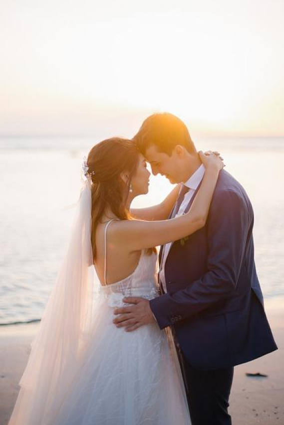 Beach Bride Hair: Perfect Styles for a Romantic Seaside Wedding