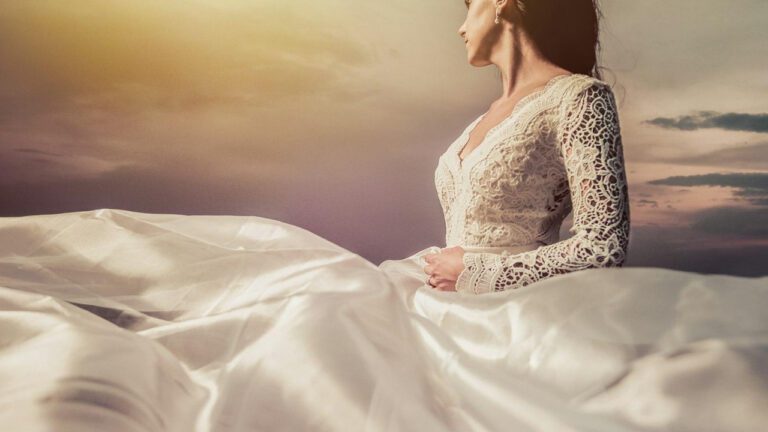 Find Your Dream Dress: The Perfect Time to Say Yes to the Wedding Dress