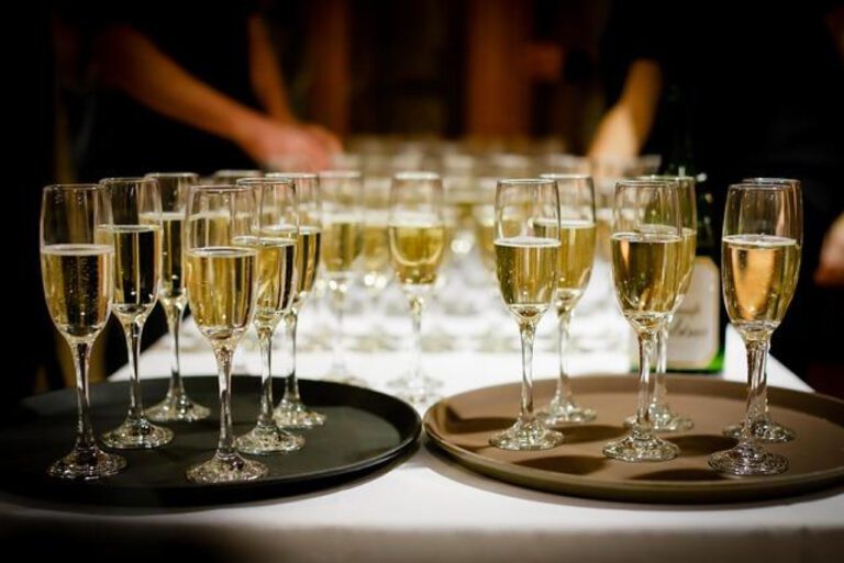 Master the Wedding Party Etiquette for a Picture-Perfect Celebration