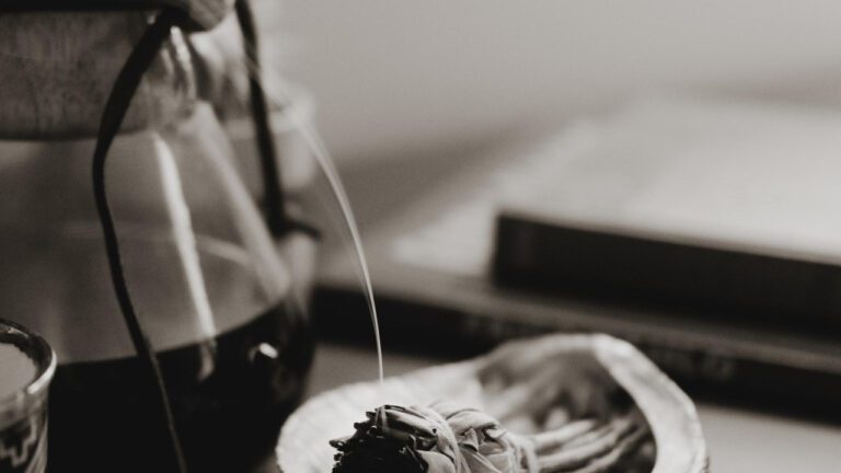 Master the Art of Smudging Eyeliner: A Step-by-Step Guide