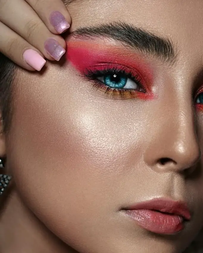 Ultimate Guide: Where to Place Eyeshadow for Flawless Makeup