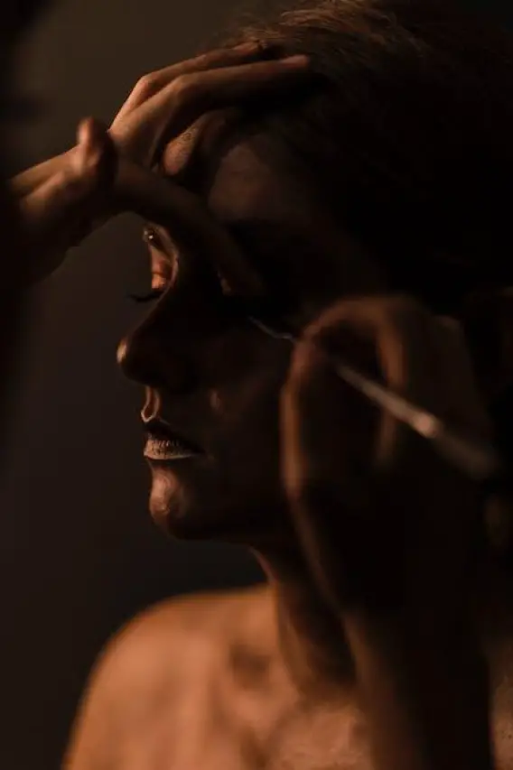 Enhance Your Features: Makeup Tips for a Rounder Face