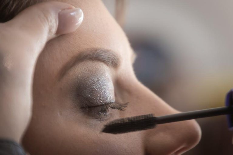 Effective Methods for Removing Mascara Without Makeup Wipes