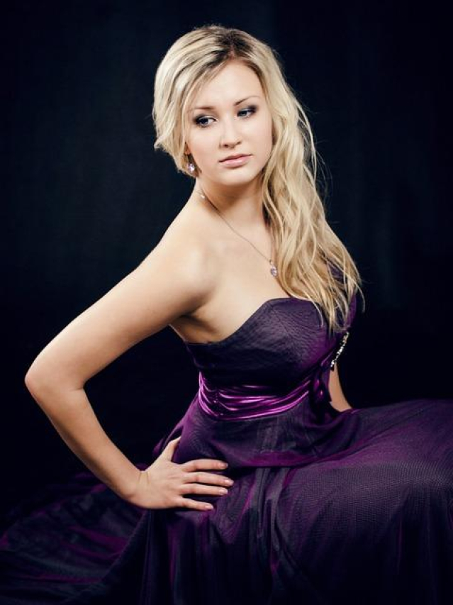 Stunning Outfit Ideas for Your Purple Dress Wedding Look