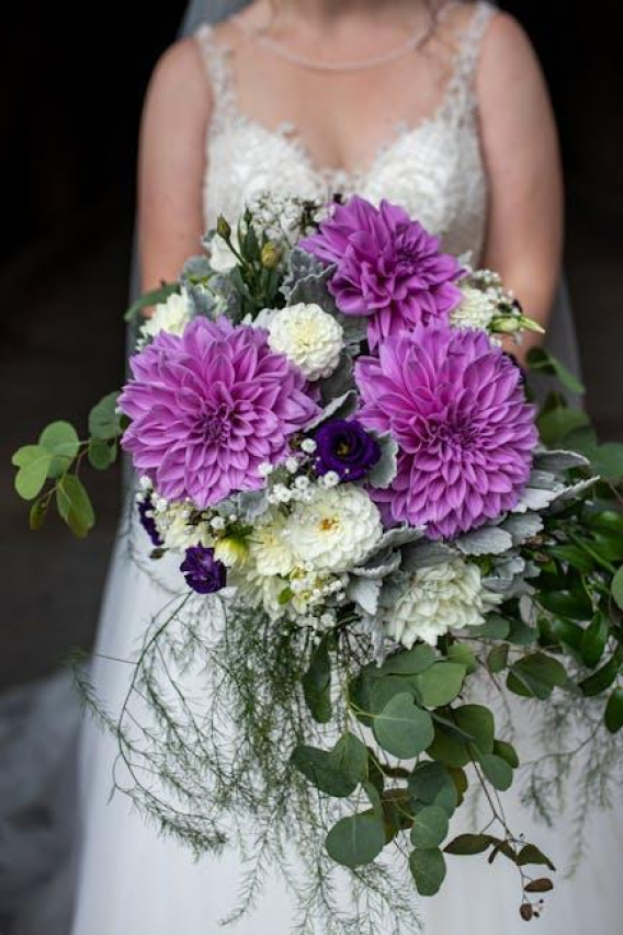 Affordable Wedding Dress Cleaning: Preserve Your Romantic Memories!