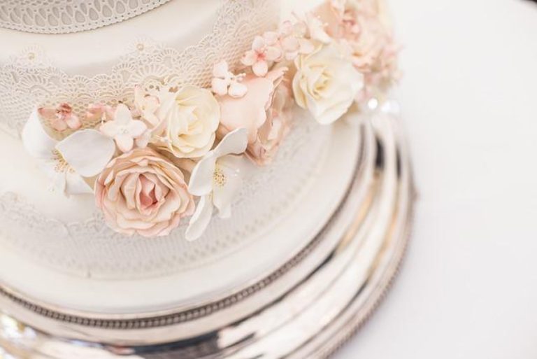 Ensure Your Wedding Cake Arrives Safely: Tips for Transporting the Sweetest Part of Your Day