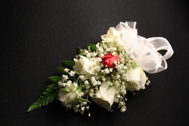 Unveiling the Enchanting Tradition of Corsage Wearing at Weddings