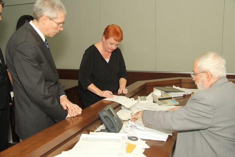 Dress to Impress: Perfect Outfits for a Courthouse Wedding!