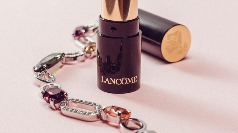 Effective Makeup Techniques for Slimming Your Face