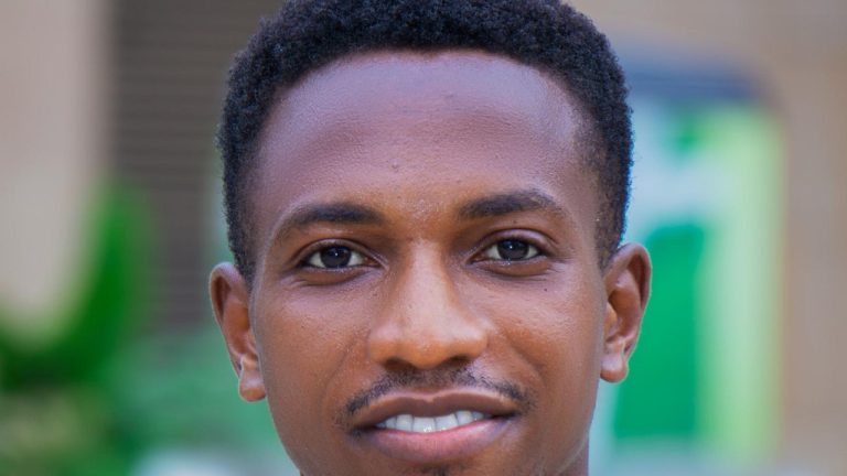 Tips for Smooth Face Makeup