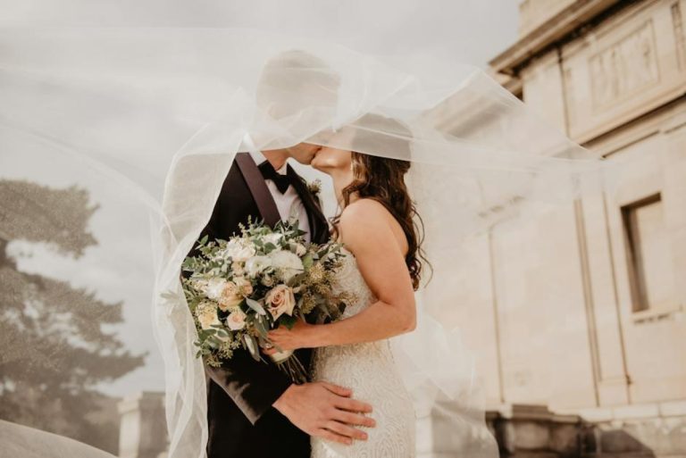 Indulge in Love: Perfecting the Cupcake Count for Your Dream Wedding
