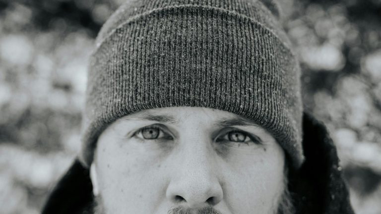 Reducing Facial Redness with Makeup: Professional Tips