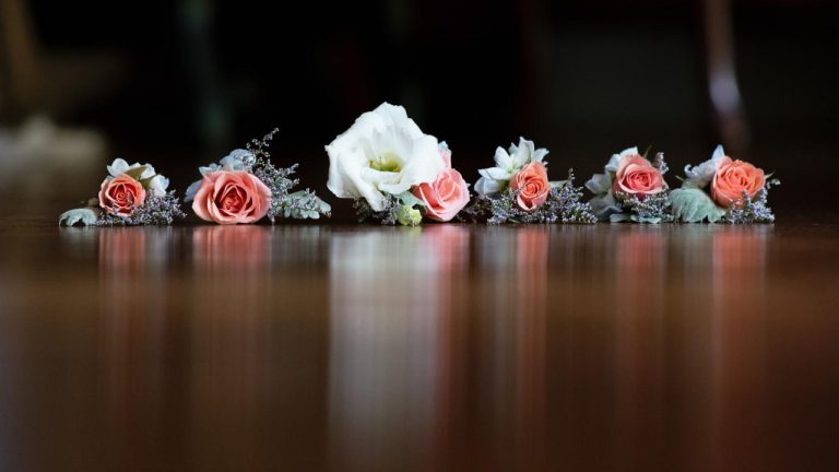 Romantic Timing: Sending Wedding Invites at the Perfect Moment