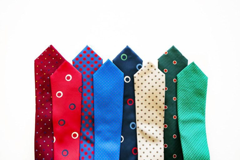 Easy Guide: How to Tie a Tie for a Wedding
