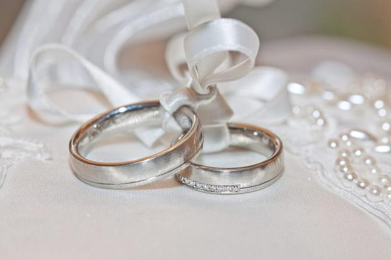 Wedding or Engagement Ring: Which Goes on First