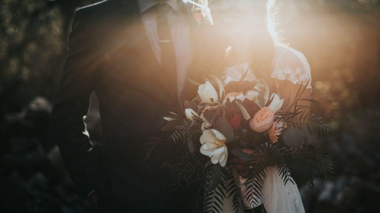 What is a Wedding Officiant: All You Need to Know
