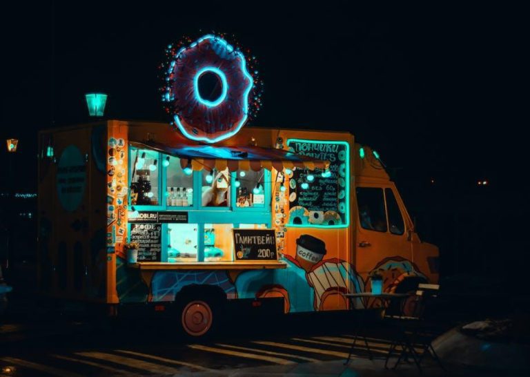 Cost of Renting a Food Truck for Your Wedding: What to Expect