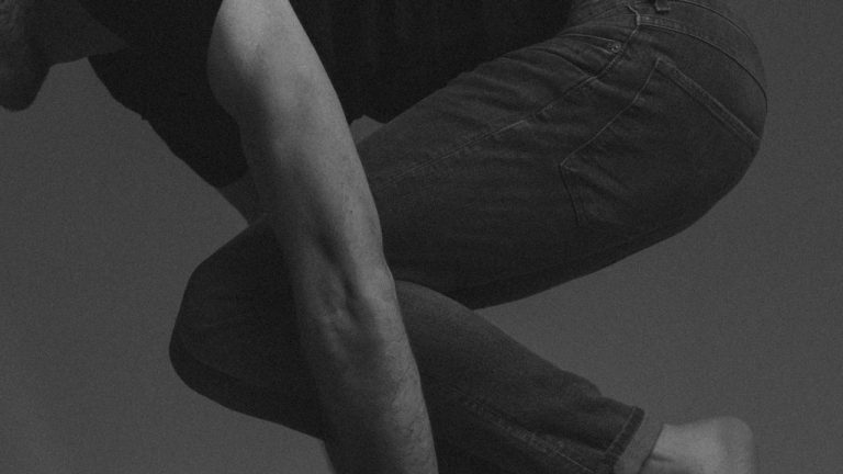 Get a Sun-Kissed Glow: The Top Self Tanner for Pale Skin